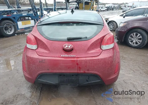 2016 Hyundai Veloster z USA, uszkodzony, nr VIN KMHTC6ADXGU251809